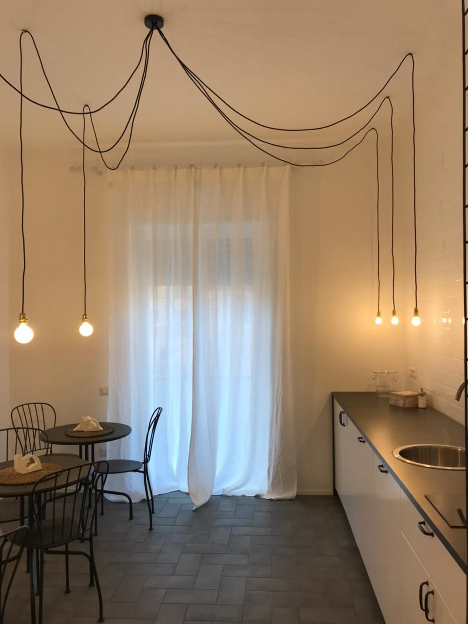 Kitchen or kitchenette, Communal kitchen