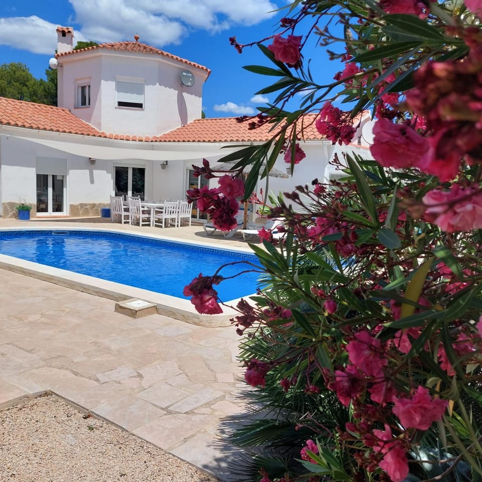 Villa voor 8 personen met zwembad Villa in Baix Ebre