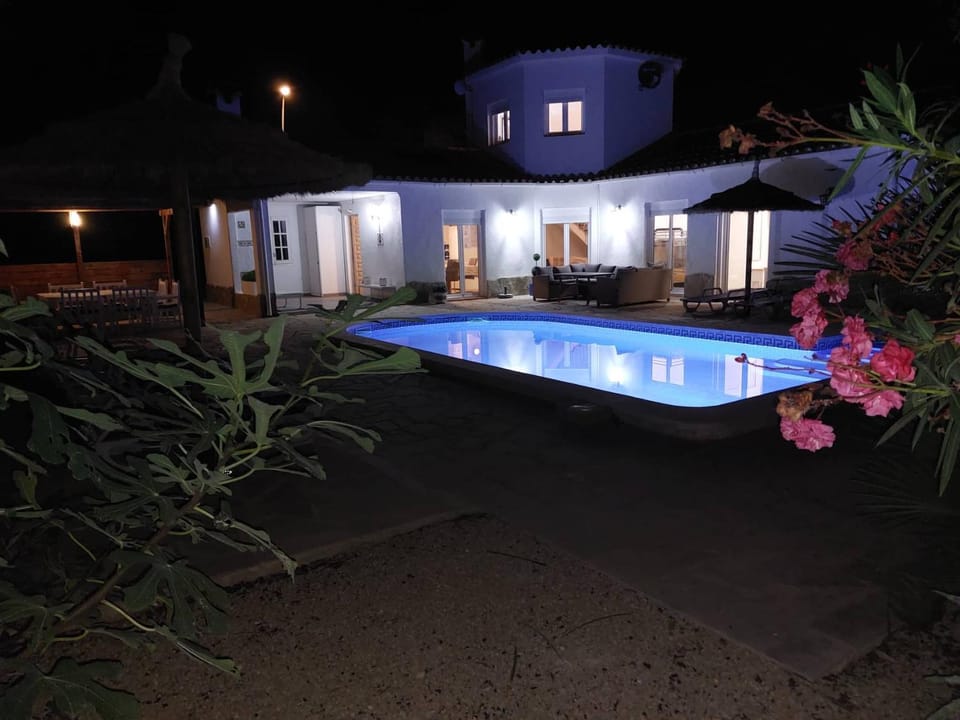 Villa voor 8 personen met zwembad Villa in Baix Ebre