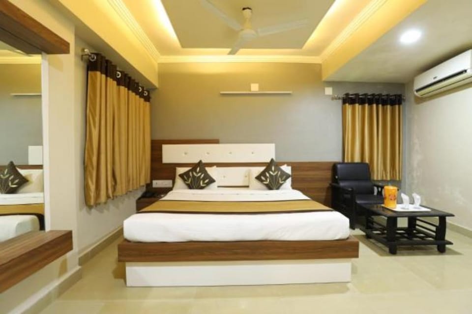Hotel Loyal Residency Hotel in Gujarat