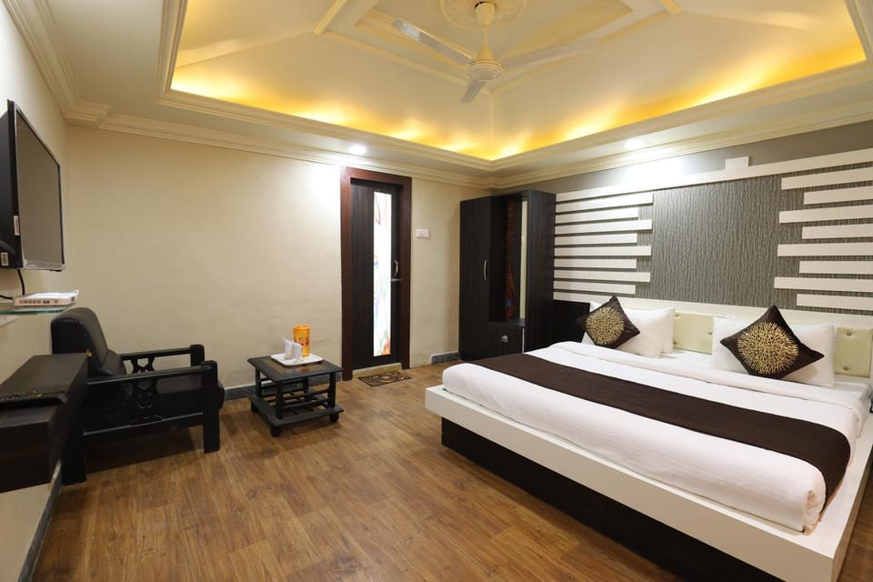 Hotel Loyal Residency Hotel in Gujarat