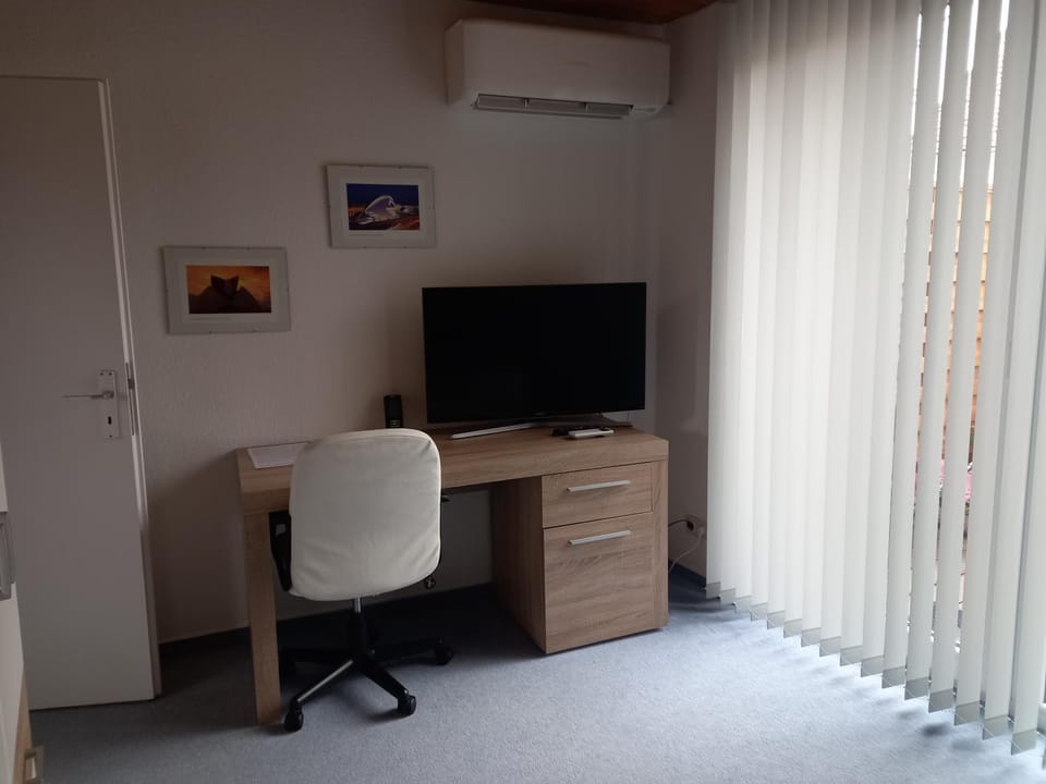 TV and multimedia, air conditioner