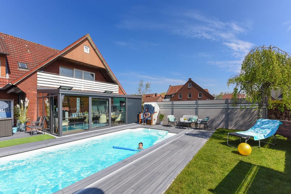 Property building, Swimming pool
