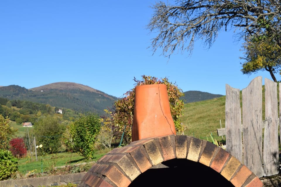Nearby landmark, BBQ facilities, Skiing, Hiking, Landmark view, Mountain view, Family