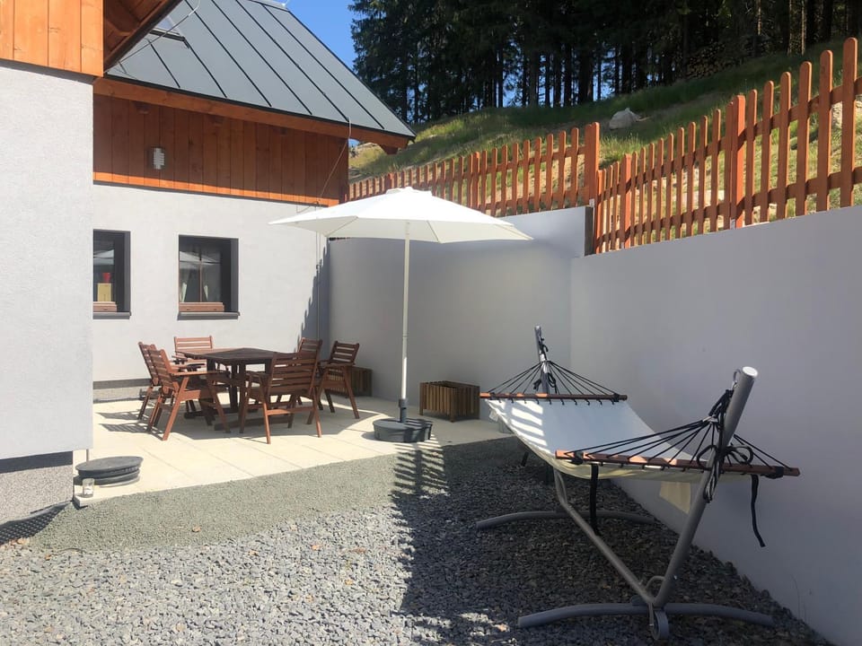 BBQ facilities, Garden, Balcony/Terrace