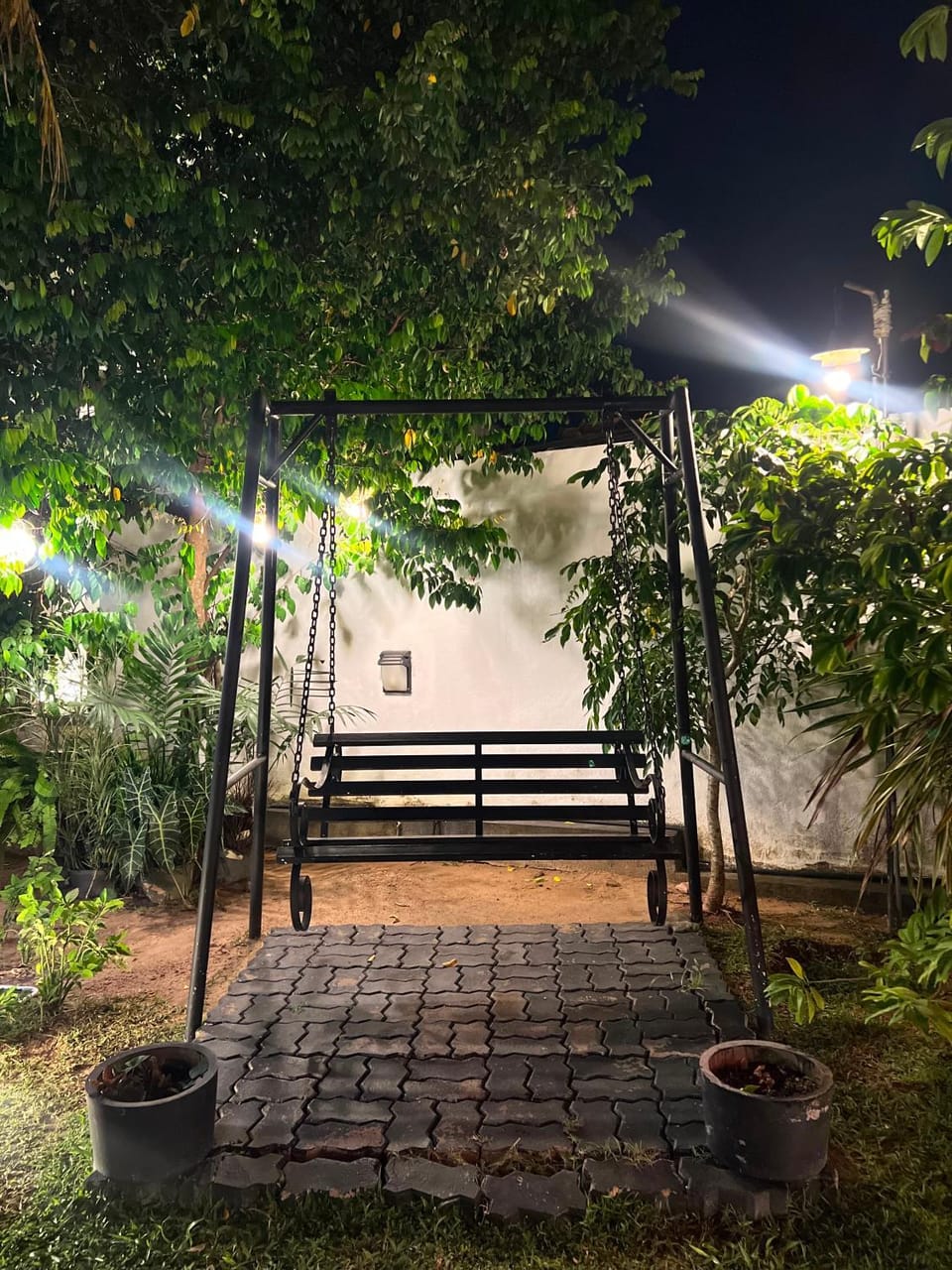 White Villa Airport Transit Hotel Bed and Breakfast in Western Province
