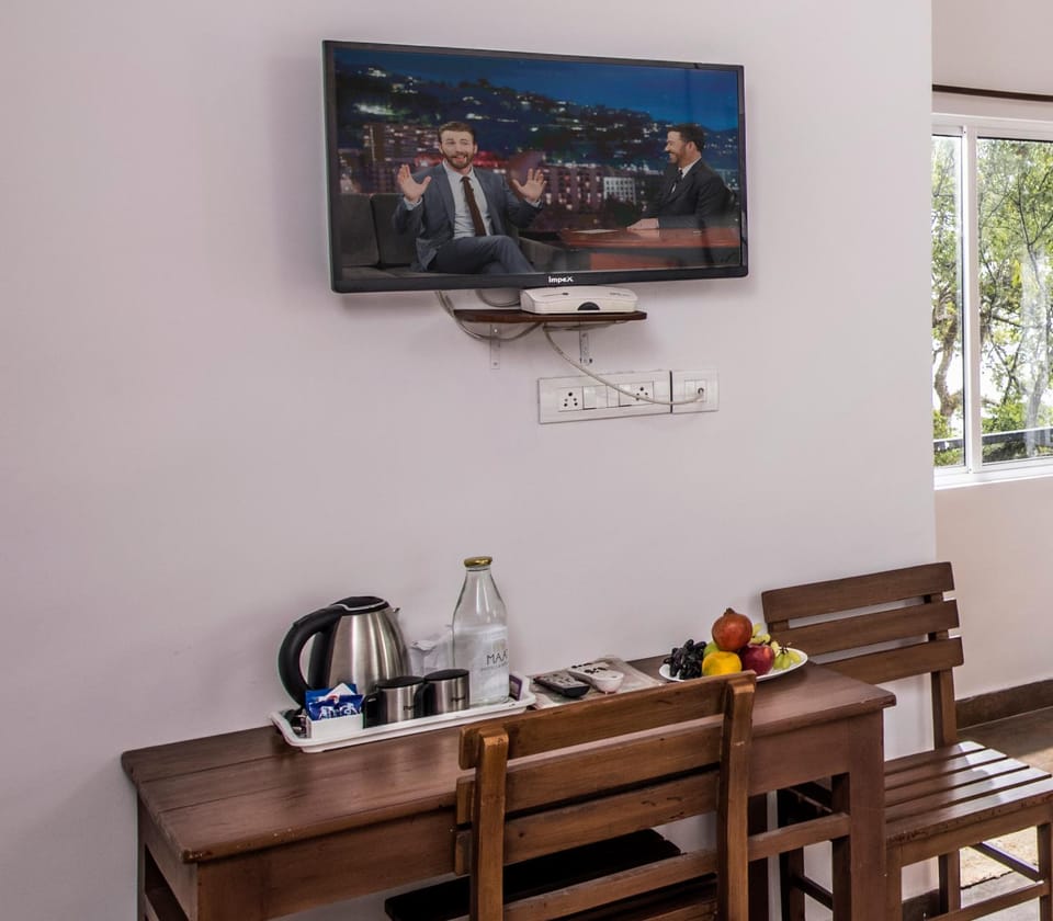 TV and multimedia, Coffee/tea facilities, Dining area