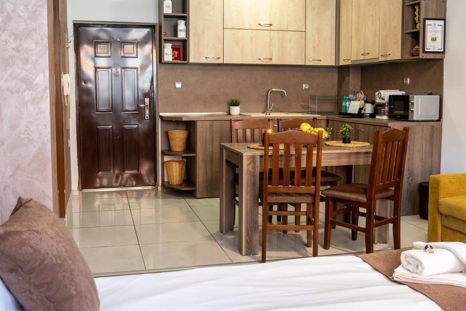 Kitchen or kitchenette, kitchen