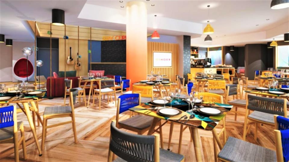 Restaurant/places to eat, Lounge or bar