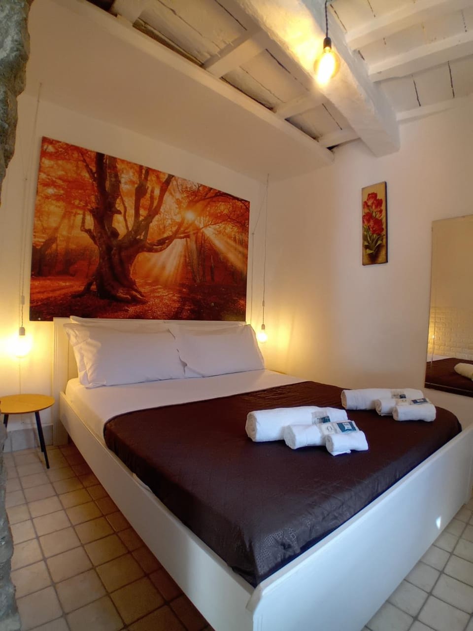 Photo of the whole room, Bedroom, towels