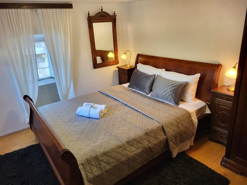 Bed, Bedroom