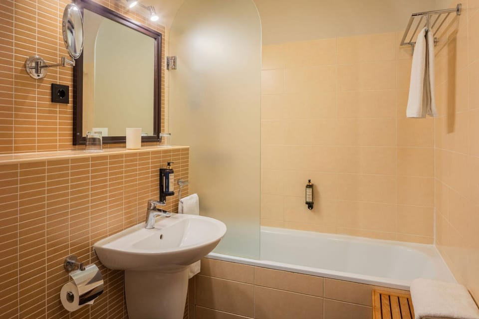 Bathroom, Bath