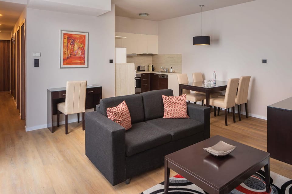 Living room, Dining area, kitchen
