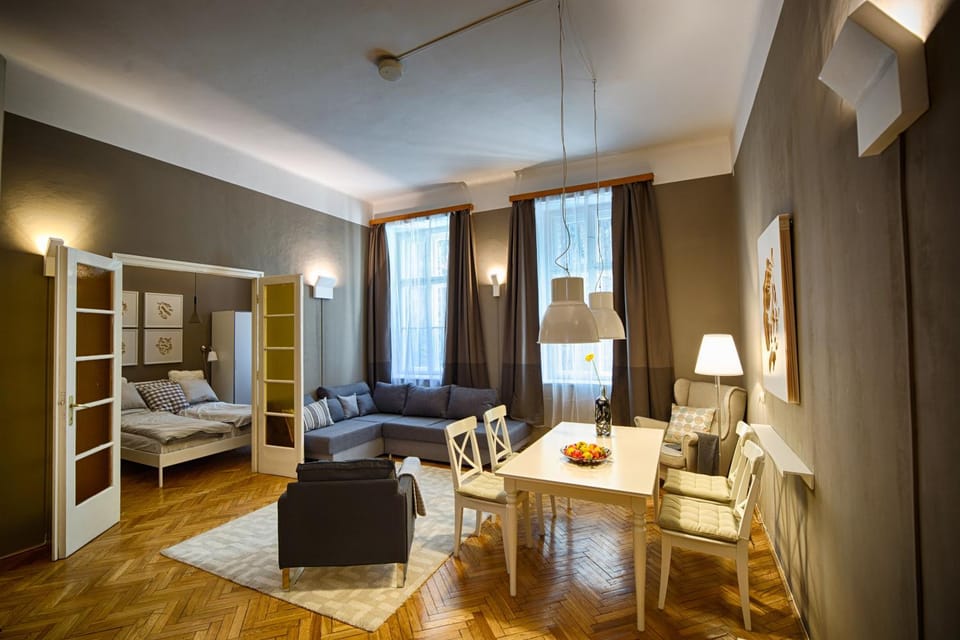 View (from property/room), View (from property/room), Living room, Photo of the whole room, Seating area, Dining area, On site, Garden view, Garden view, Landmark view, Landmark view, Street view, Street view, Quiet street view