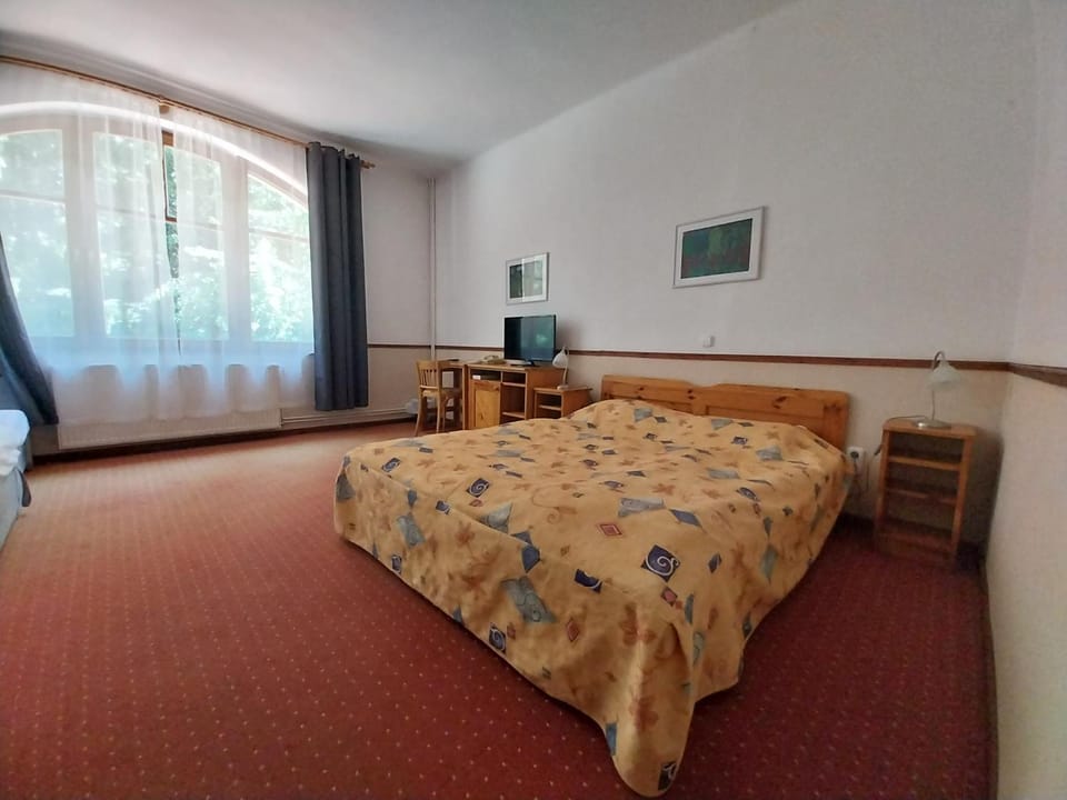 Bed, Photo of the whole room