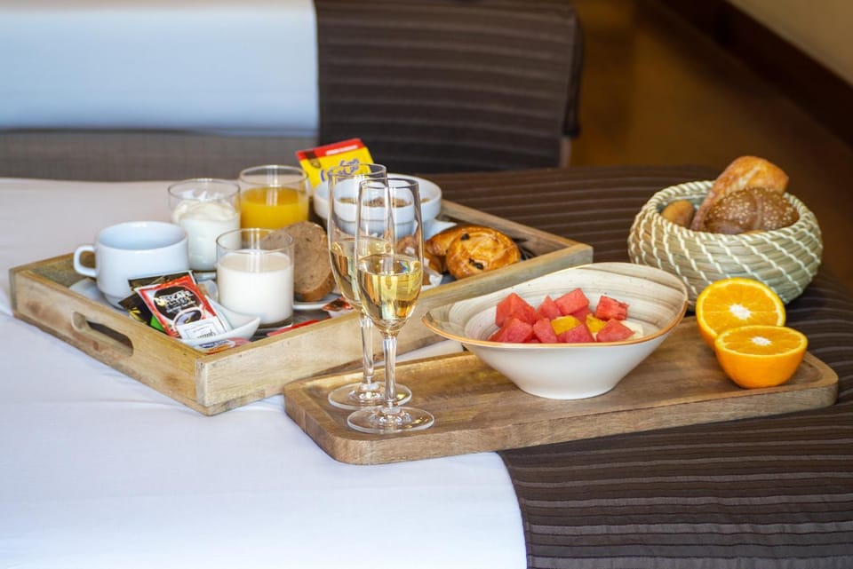 Food and drinks, Food, Breakfast, Continental breakfast, Buffet breakfast