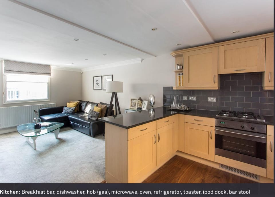 Coffee/tea facilities, Kitchen or kitchenette, Photo of the whole room
