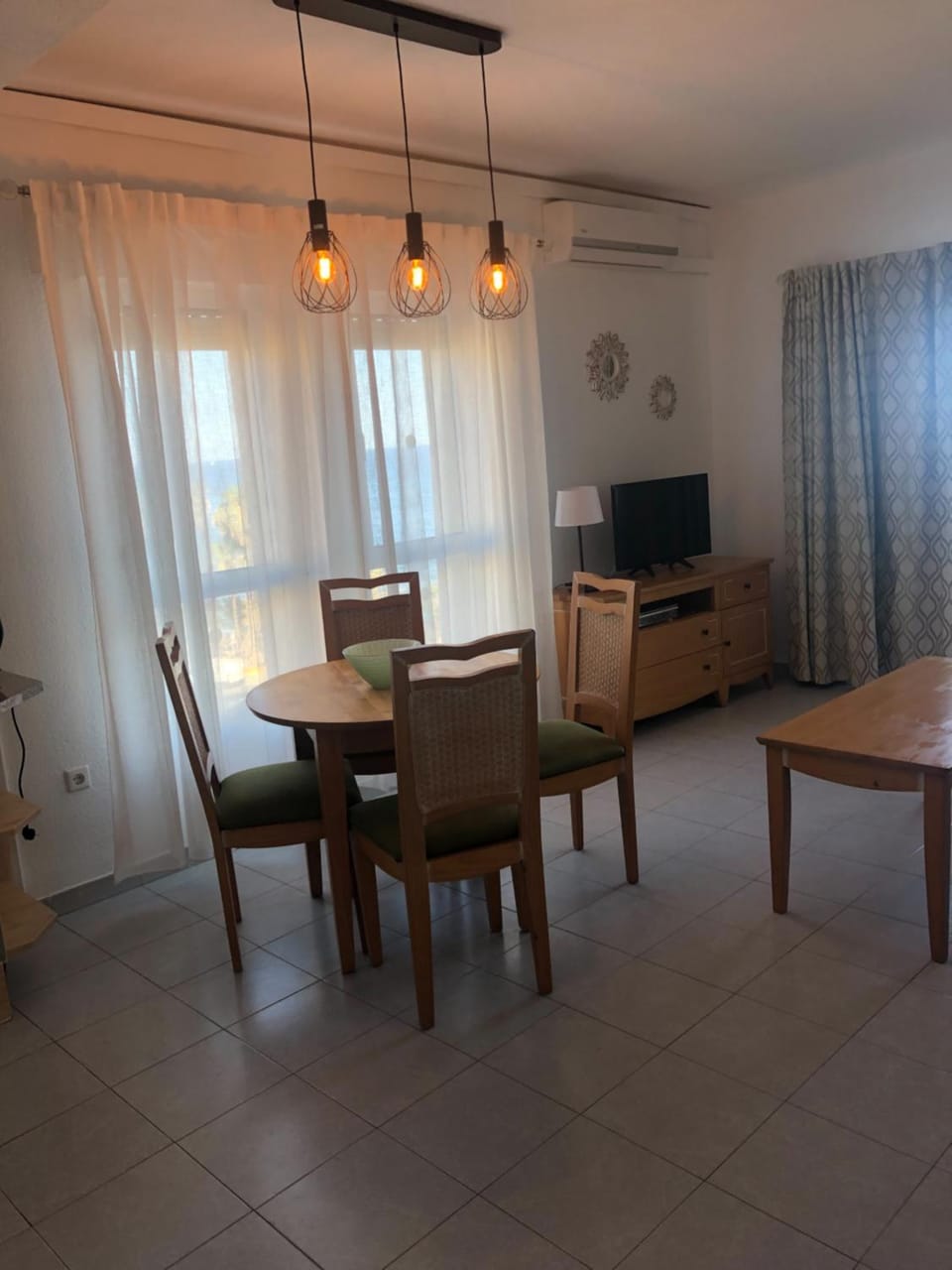 Seating area, Dining area, Sea view, air conditioner