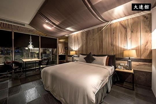 Bedroom, bunk bed