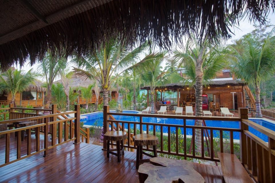 Balcony/Terrace, Garden view, Pool view