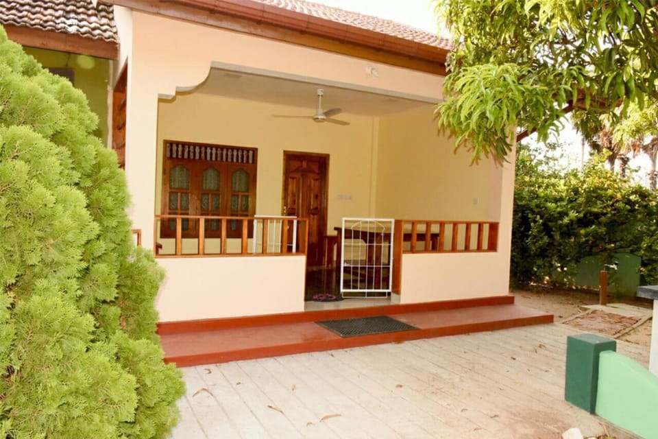 New Land Guest House Bed and Breakfast in Sri Lanka