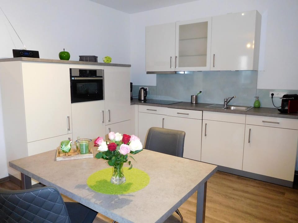 Kitchen or kitchenette, Photo of the whole room