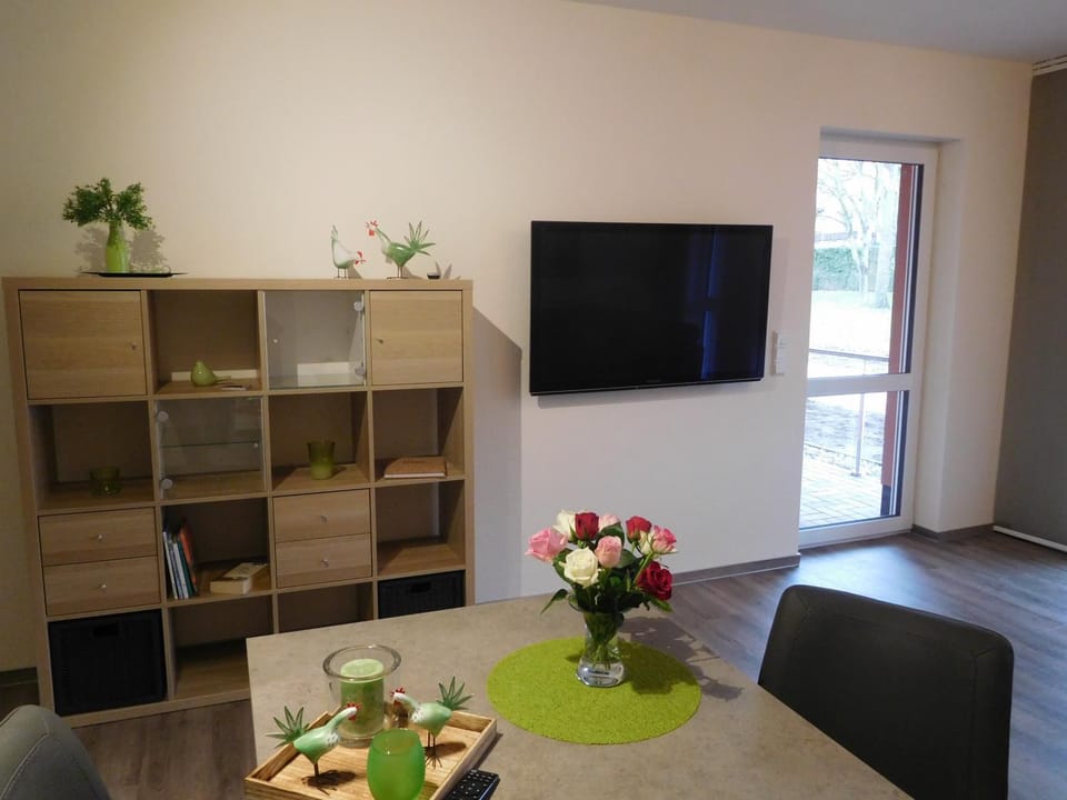 TV and multimedia, Decorative detail