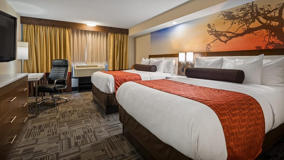 Photo of the whole room, Bedroom