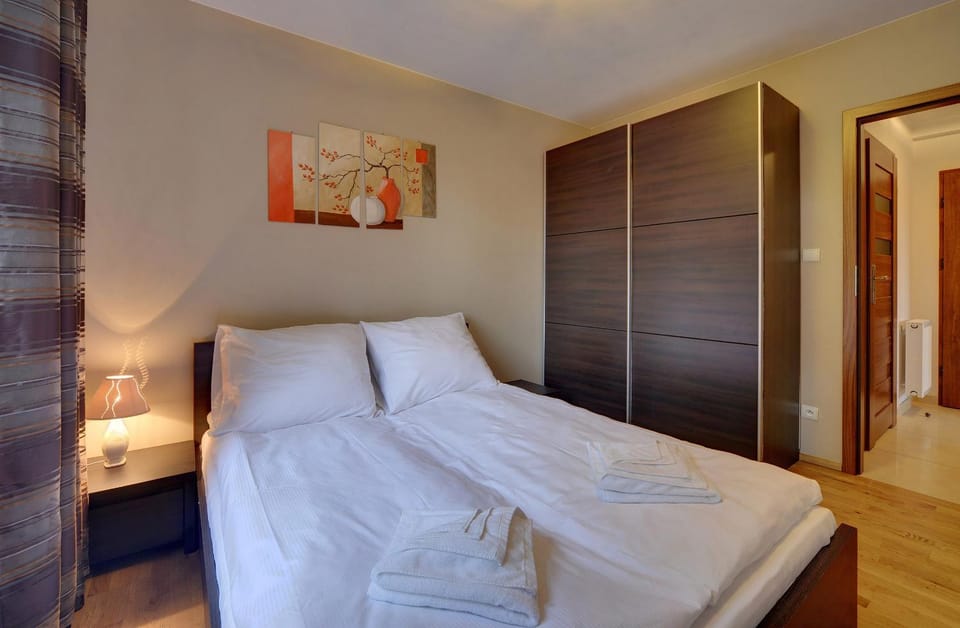 Bed, Photo of the whole room, Bedroom, towels, wardrobe