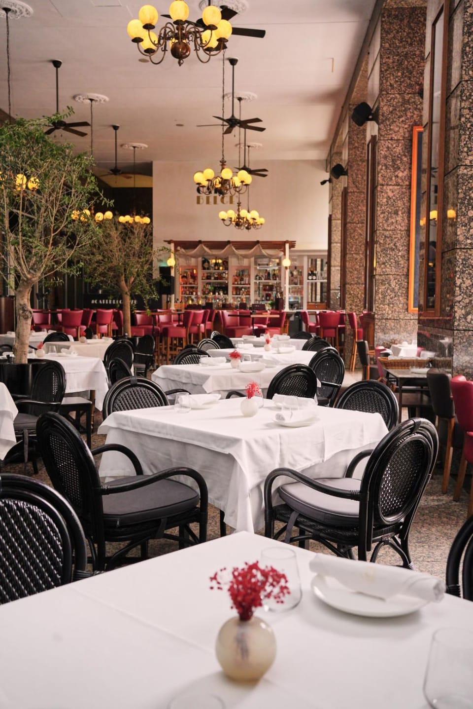 Restaurant/places to eat, Restaurant/places to eat, Food and drinks, Seating area, Food