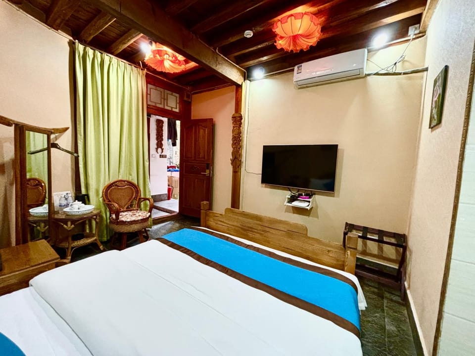 Bed, TV and multimedia, Photo of the whole room, Bedroom, air conditioner