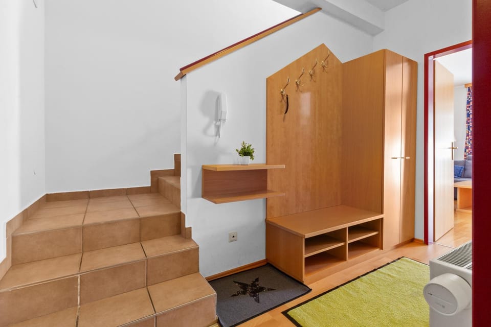 Bed, Bedroom, towels, wardrobe