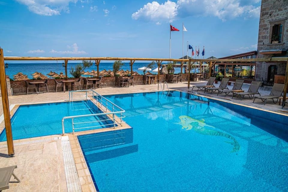 Swimming pool