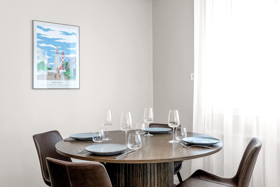 Living room, Seating area, Dining area