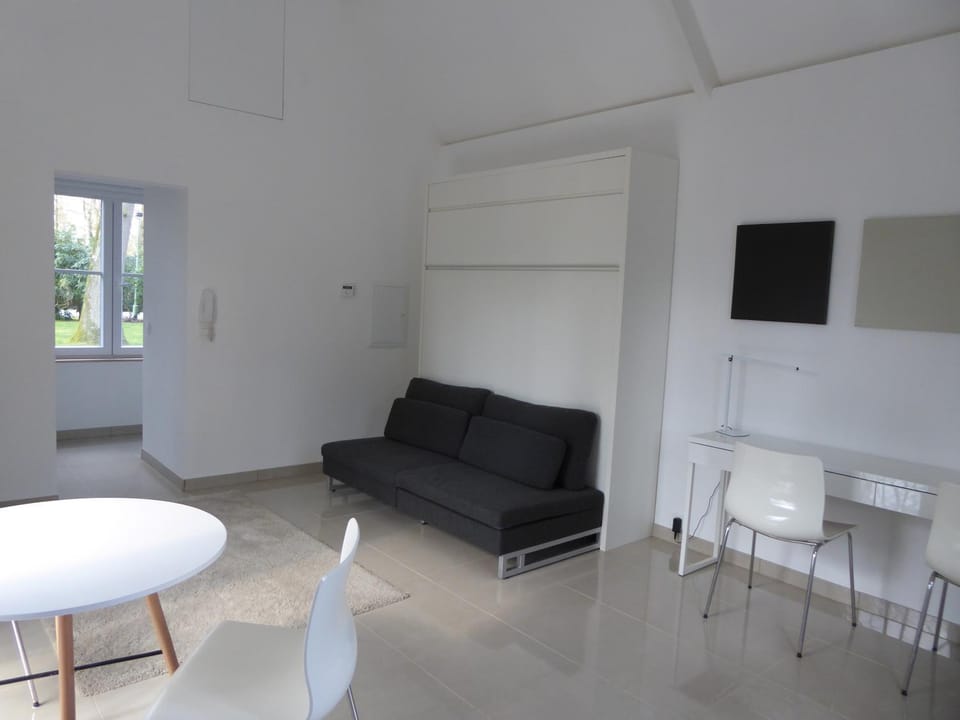 Communal lounge/ TV room, Seating area