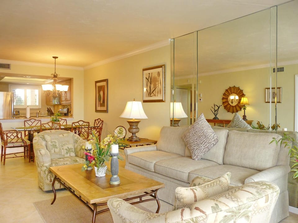 Tranquil waterfront condo with pool and steps to beach House in Marco Island