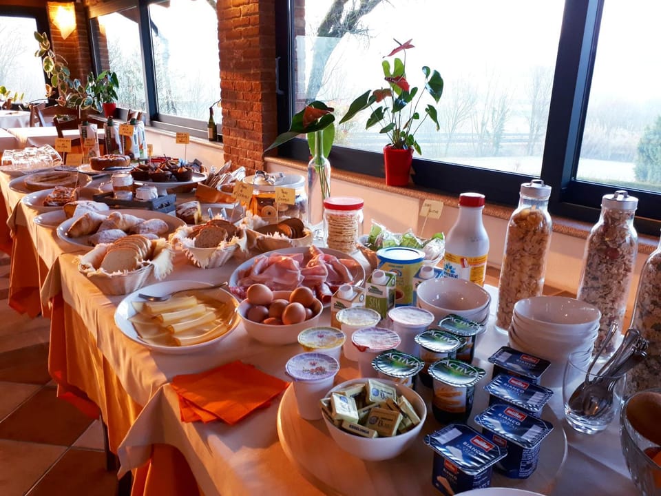 Other, Buffet breakfast