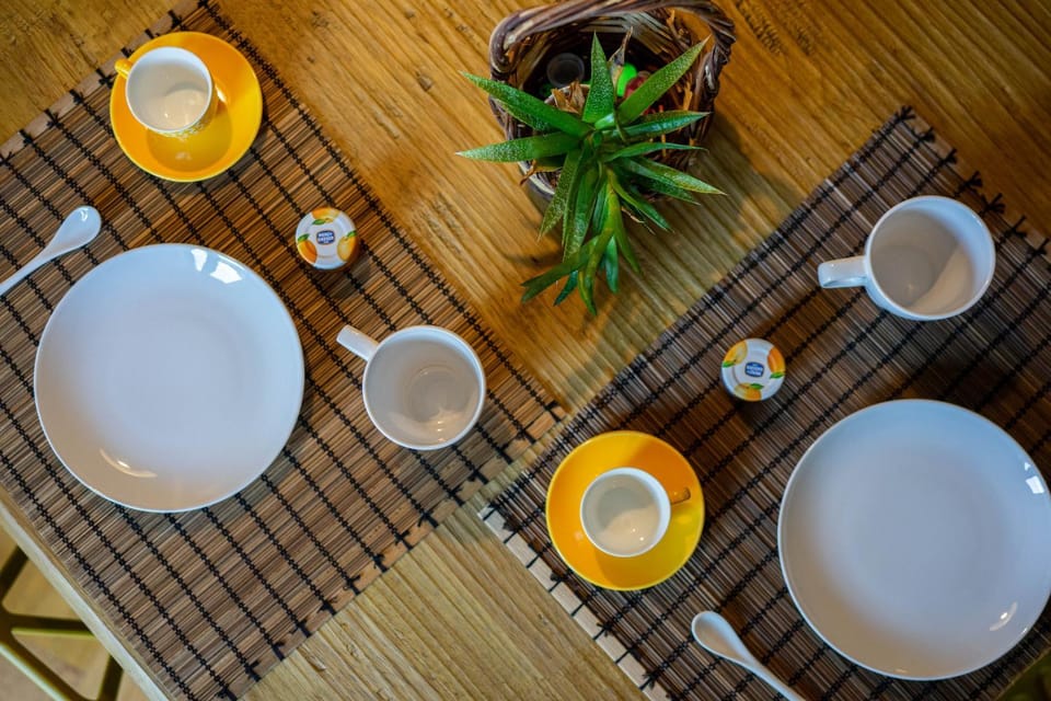 Coffee/tea facilities, Food and drinks, Dining area, Food