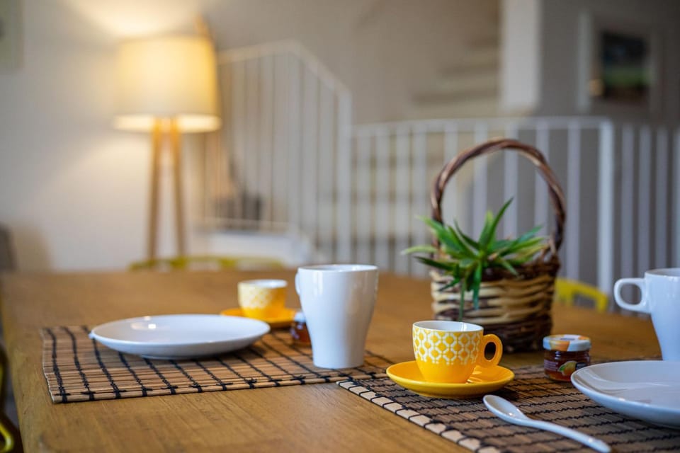 Coffee/tea facilities, Food and drinks, Dining area, Breakfast, Continental breakfast, Drinks