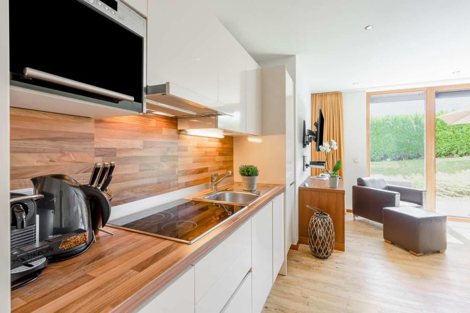 Coffee/tea facilities, Kitchen or kitchenette