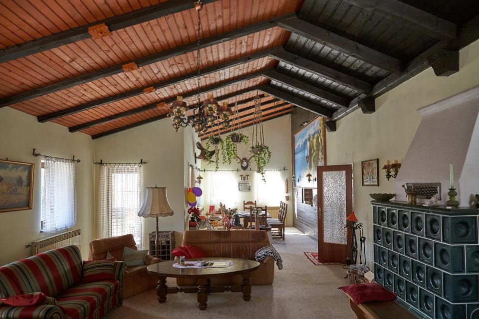 Communal lounge/ TV room, Living room