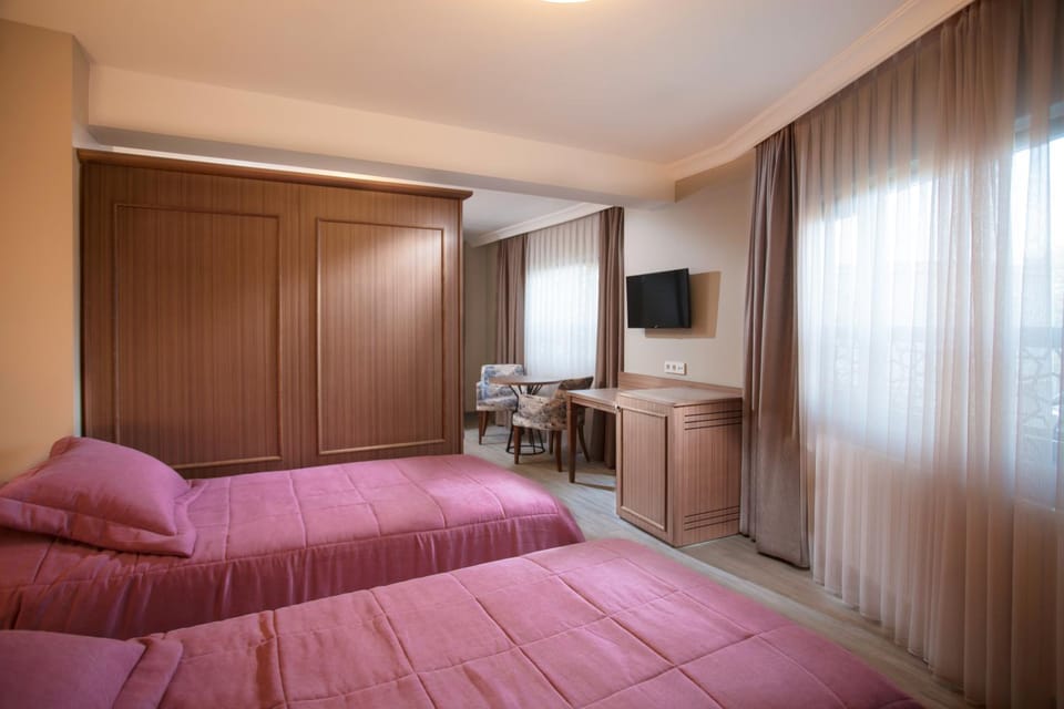 Communal lounge/ TV room, Bed, TV and multimedia, Seating area