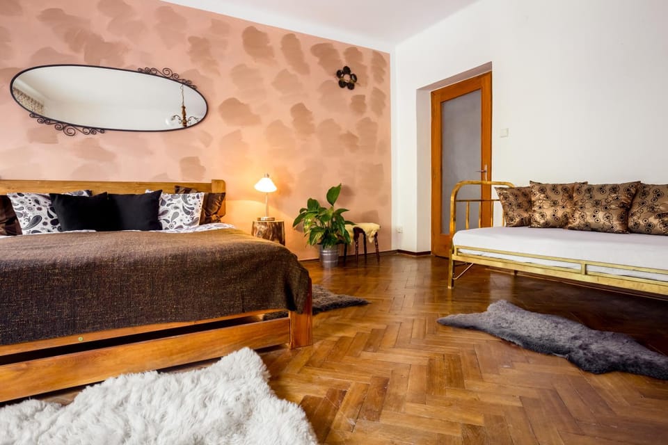 Bed, Photo of the whole room