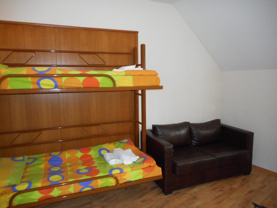 bunk bed