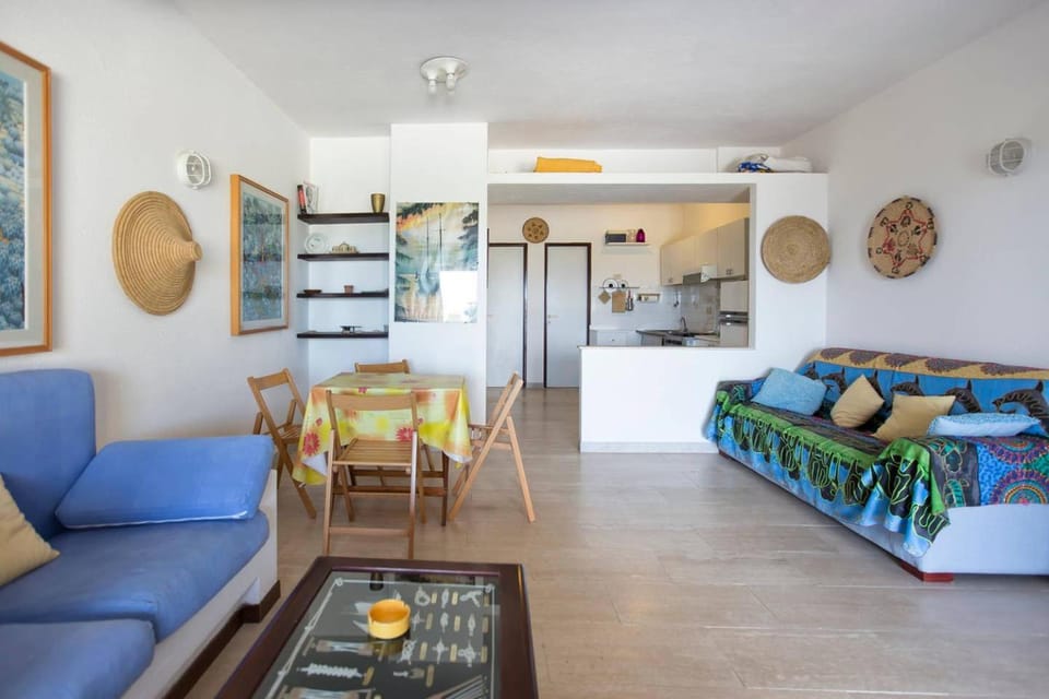 Communal lounge/ TV room, Activities, Kitchen or kitchenette, Living room, Dining area