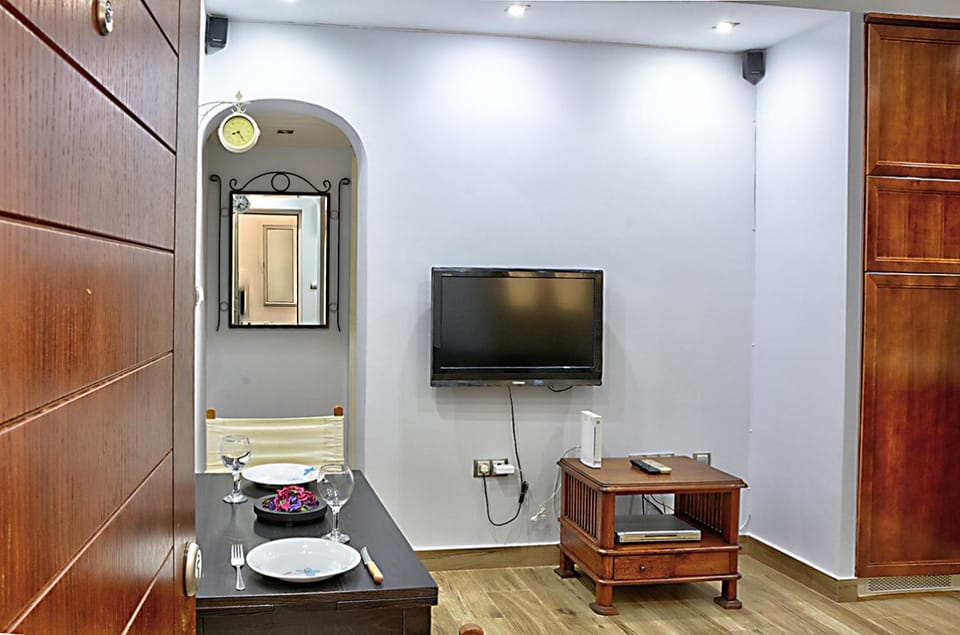 TV and multimedia, wardrobe
