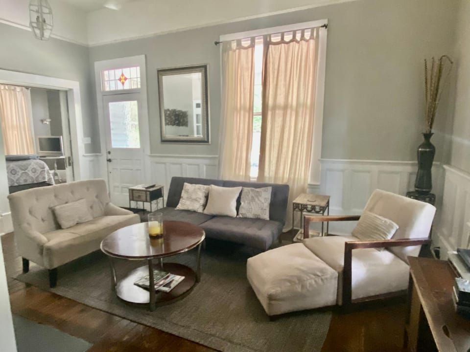 Classic/Modern Downtown Home House in Valdosta