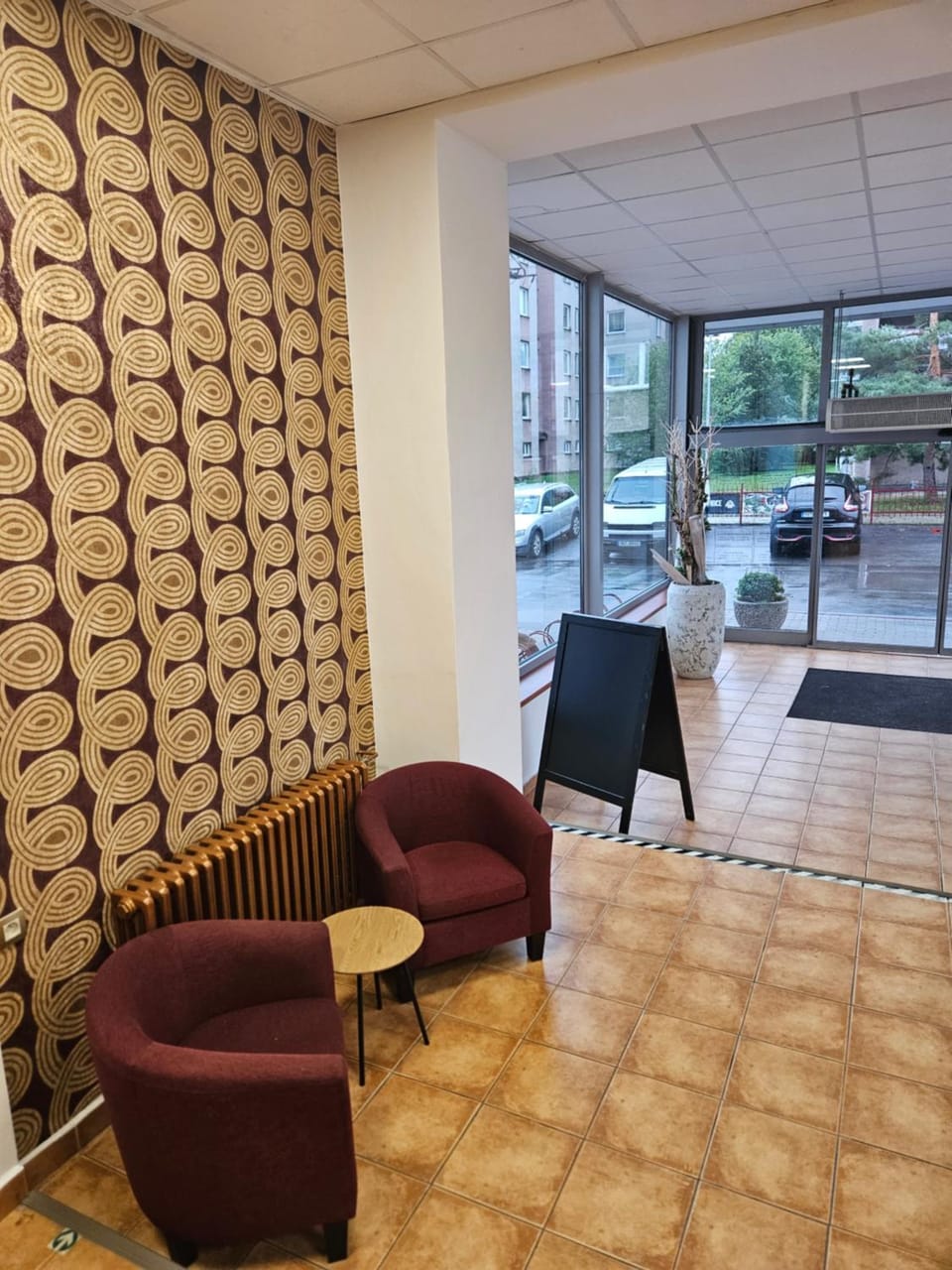 Property building, Seating area