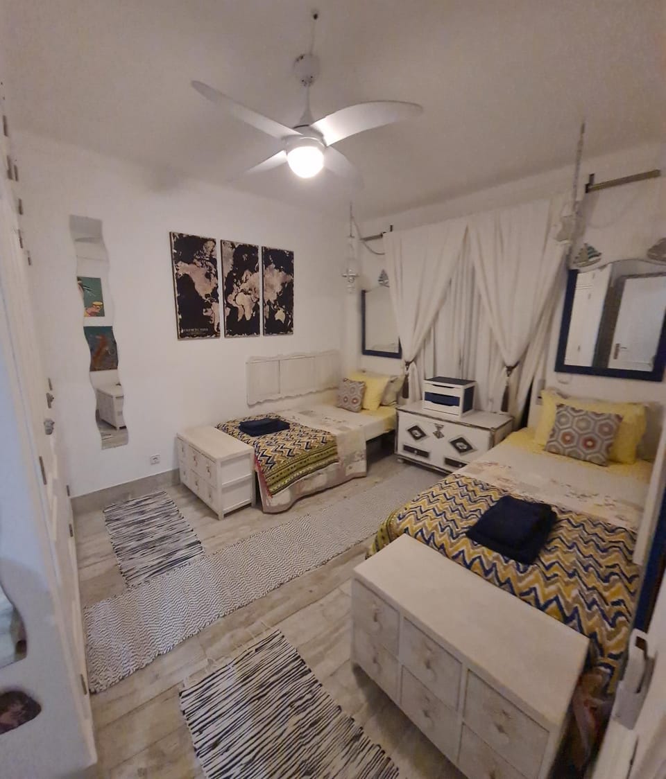 Bed, Photo of the whole room, Bedroom, fireplace