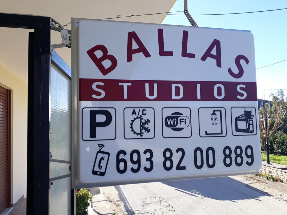 Μπαλλας Παναγιωτης BallasStudios Apartment in Peloponnese, Western Greece and the Ionian